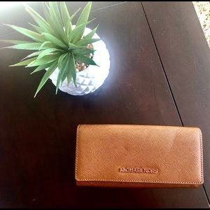🌷Michael Kors Brown Wallet